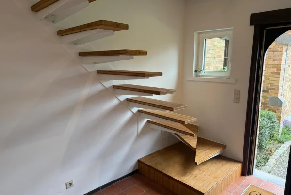 Escaliers intérieurs en acier laqué