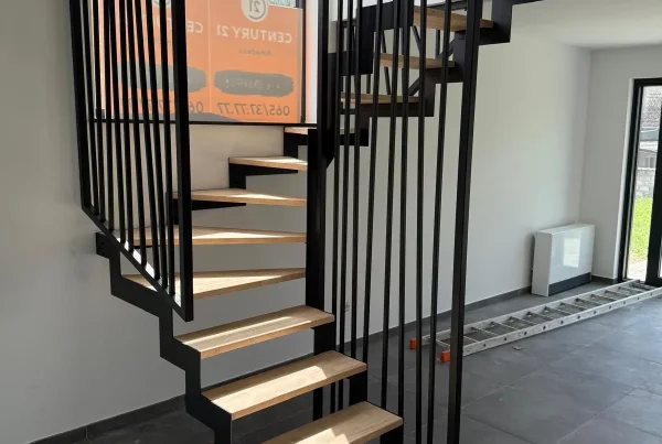 Escaliers intérieurs en acier laqué