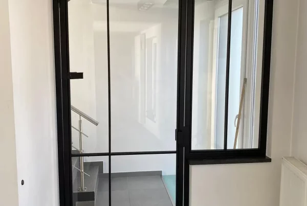 Porte intérieure en acier laqué