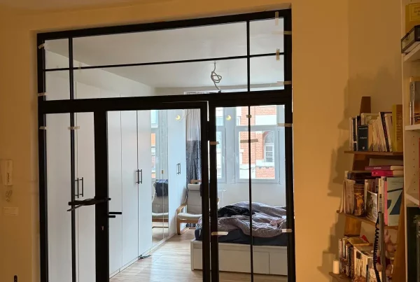 Porte intérieure en acier laqué